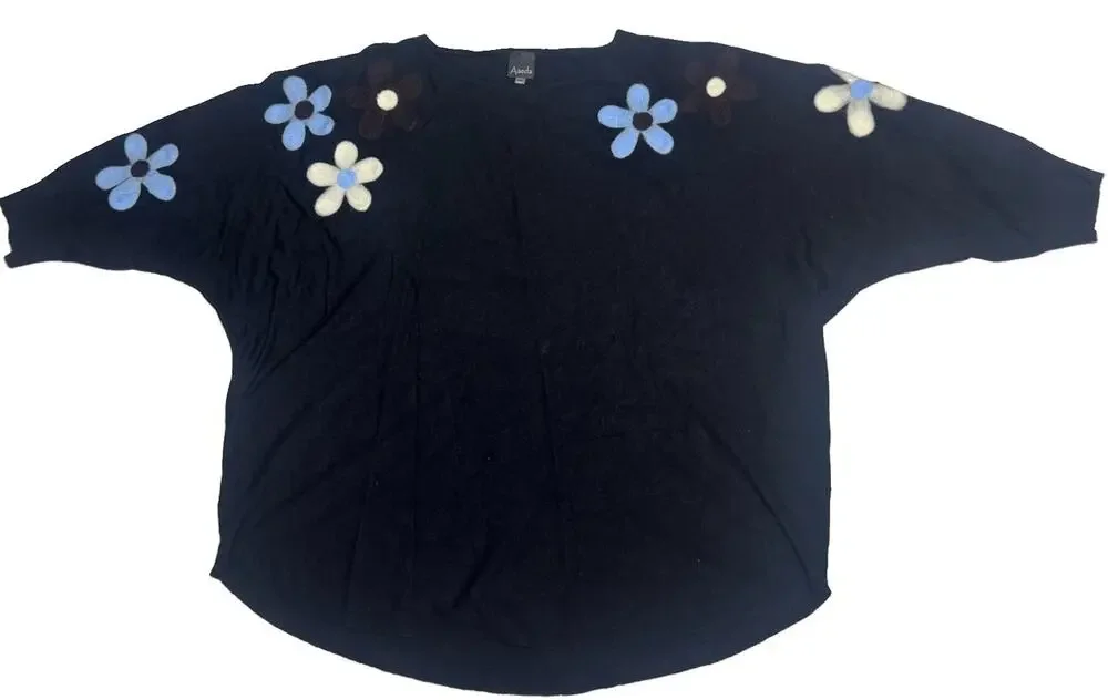 Aaeda Women’s Plus 3X Black Knit Floral Embroidered Pullover Crew Neck